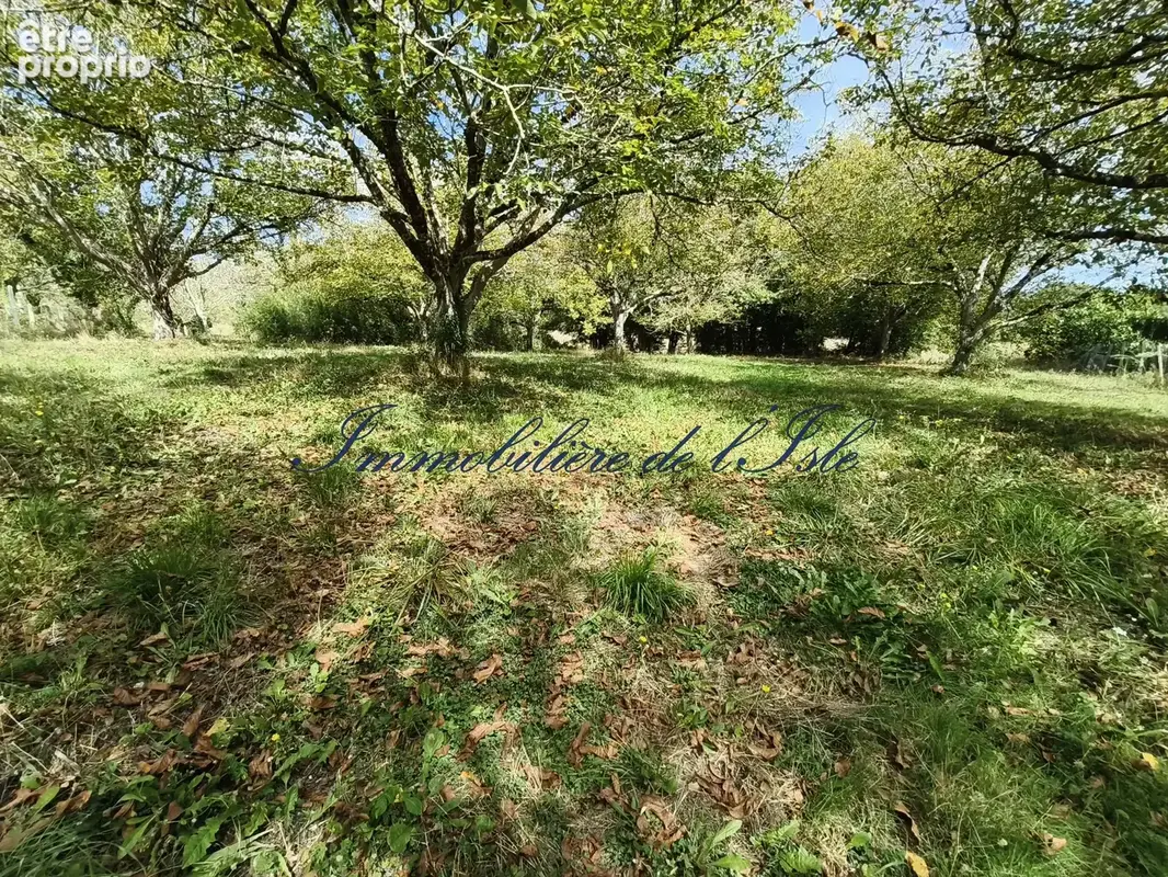 Photo Terrain à Milhac-D'auberoche au prix de 55 000€