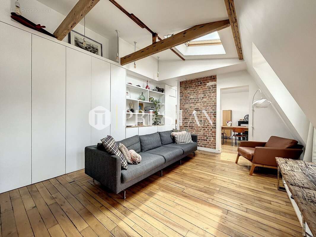 Appartement à PARIS-10E