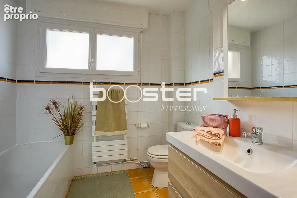 Roseraie – Maison 4/5 pièces d’environ 110 m² avec jardin, terrasse, garage et parkings - photo 8