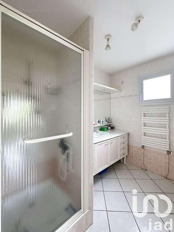 Photo 6 - Appartement à VILLEURBANNE