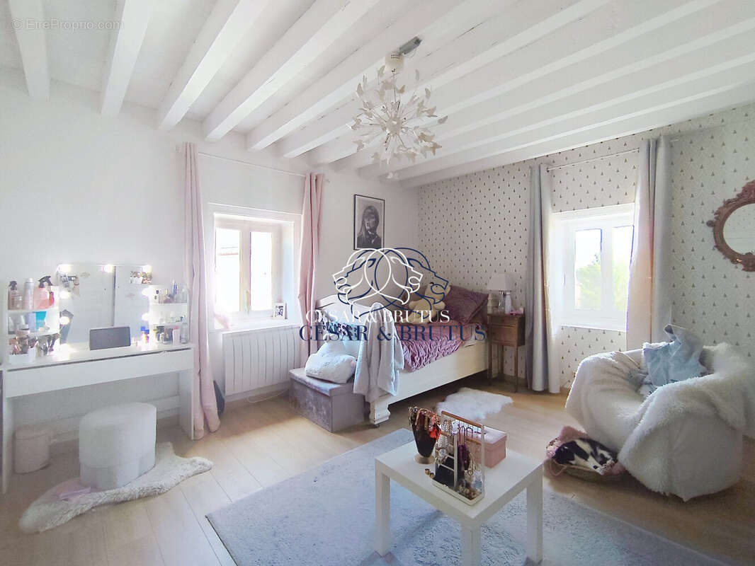 Maison 198 m² à Quincie-En-Beaujolais  - photo 9