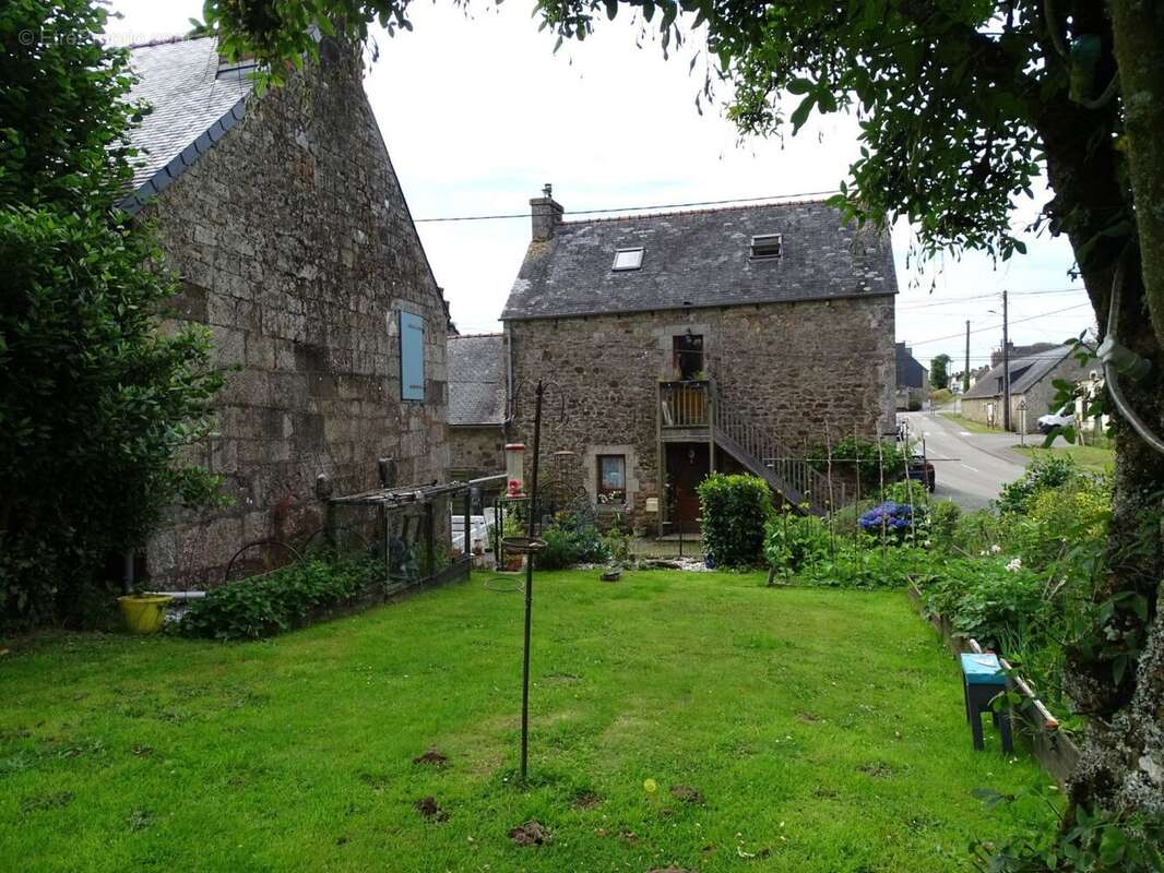 Maison à GLOMEL