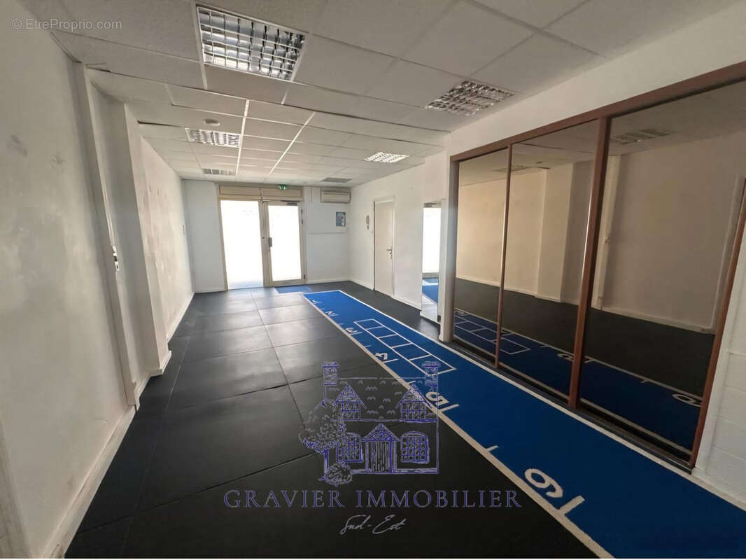 Commerce à LA SEYNE-SUR-MER