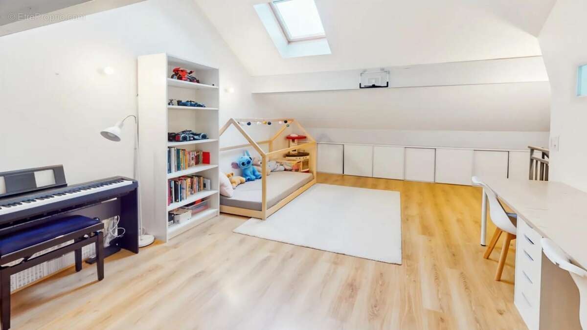 Appartement à SARTROUVILLE