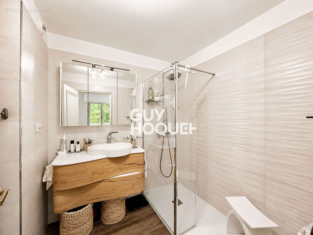 Appartement à MOUGINS