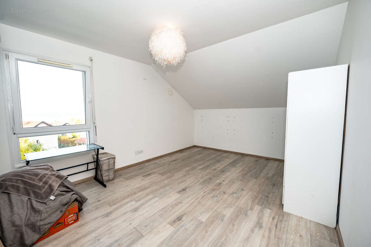 Maison à MONTPERREUX