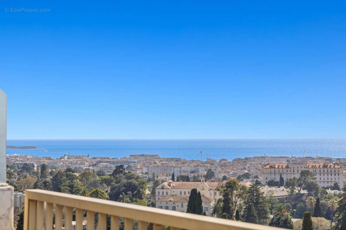 Appartement à CANNES