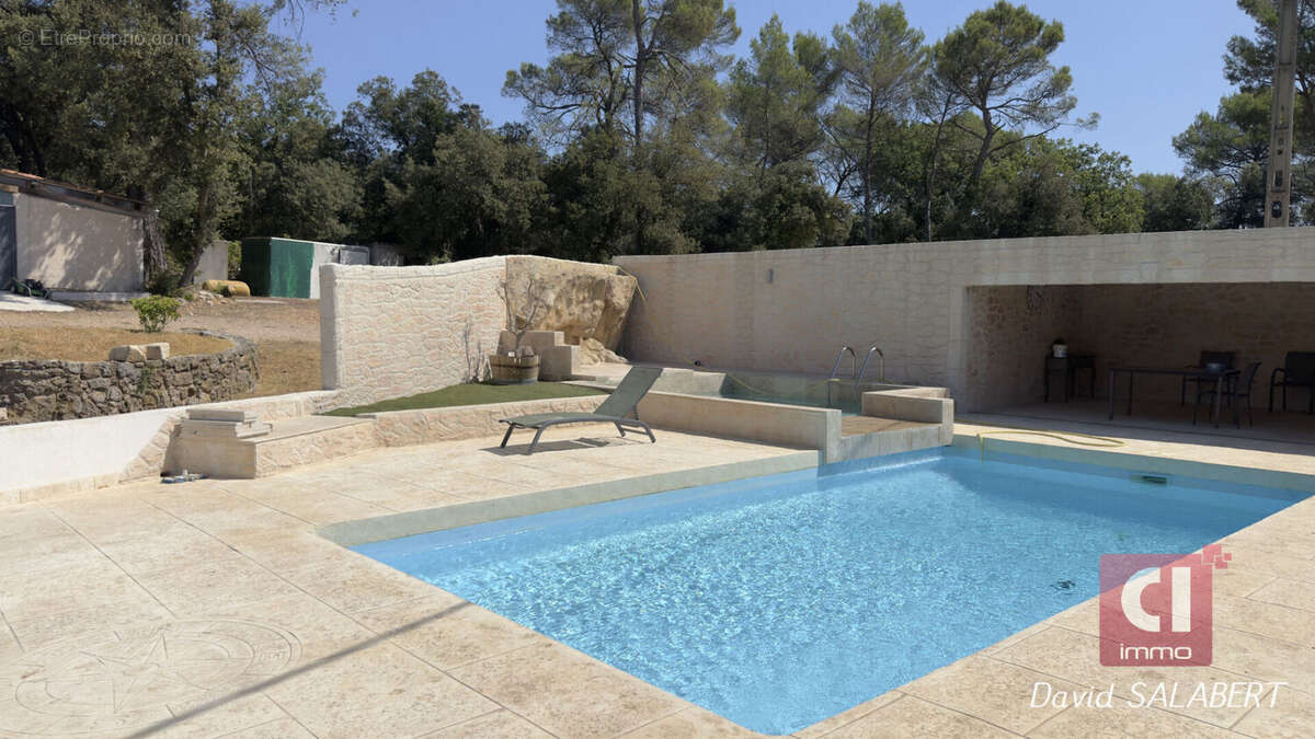 Maison d'exception à vendre à Brignoles - 7 pièces, piscine et grand terrain - photo 15