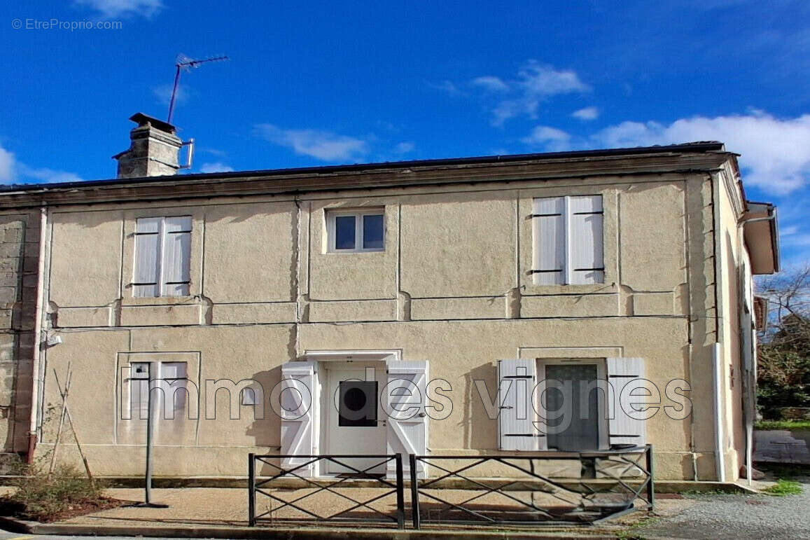 Maison à AMBARES-ET-LAGRAVE