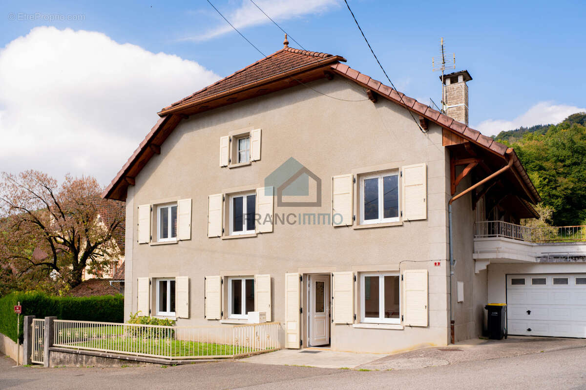 Maison à VAUFREY