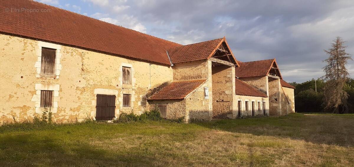 Maison à THEVET-SAINT-JULIEN