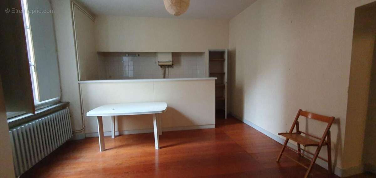EXCLUSIVITE ! Investissez dans l'histoire ! Un hôtel particulier avec tour classée du XVe siècle, 7 appartements, un local comme - photo 6