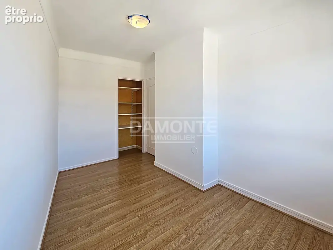 Appartement T3   52,23 m2   2 chambres   Dernier étage - photo 7
