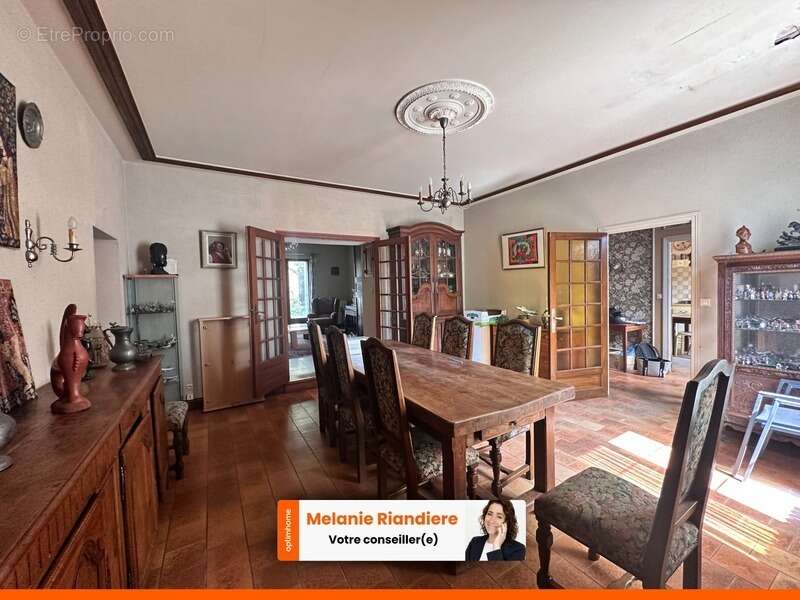 Maison de caractère 227m² - 6 chambres - Fort potentiel avec dépendance - LA FLÈCHE - photo 2