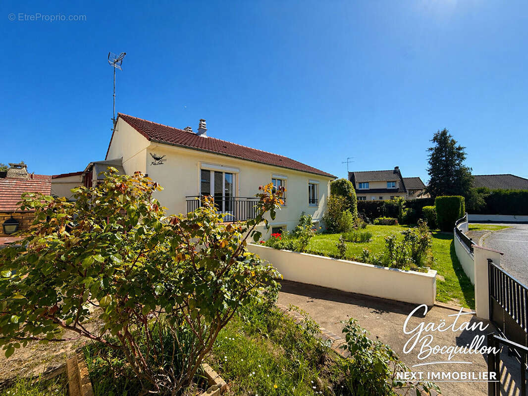Maison à MONTRY