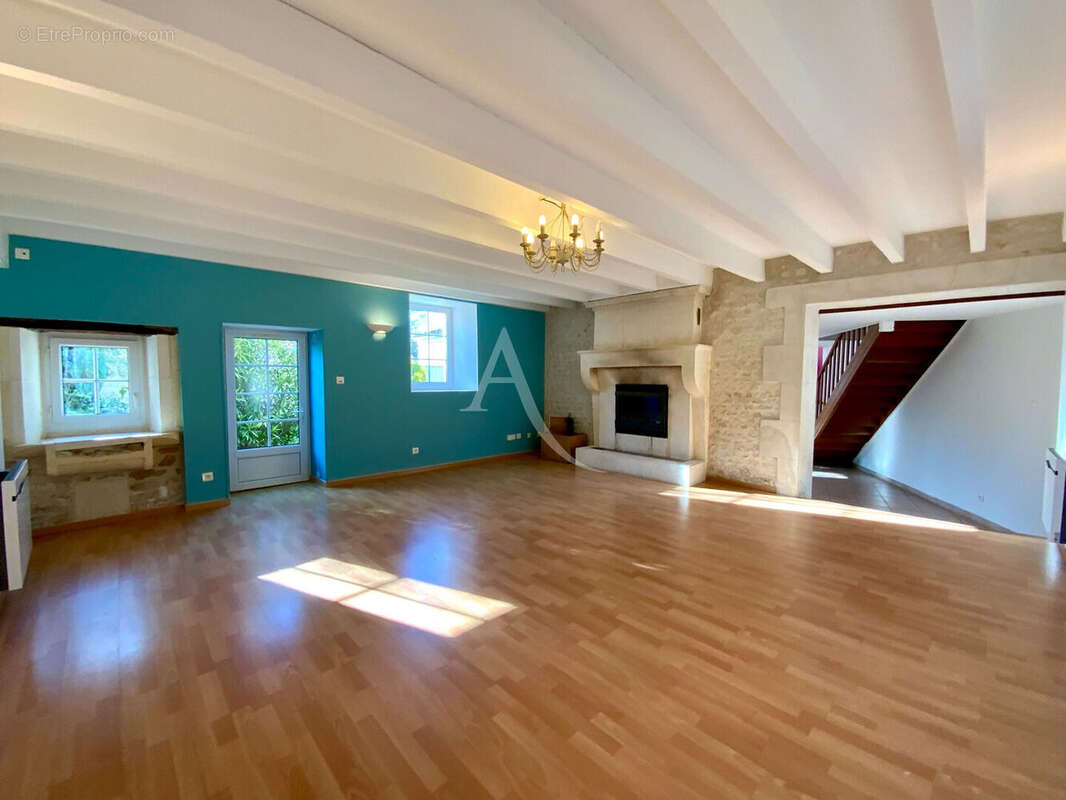 Maison à SALLES-D&#039;ANGLES