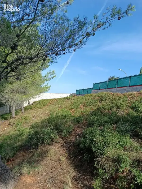 Photo Terrain à Martigues au prix de 170 000€