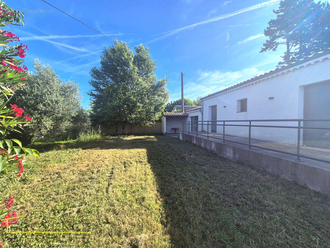 Maison à MONTELIMAR