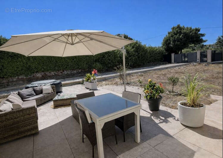 Maison à ESCRAGNOLLES