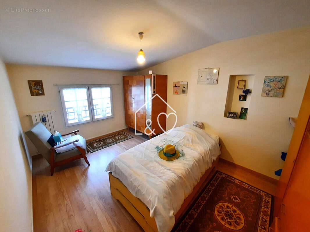 Maison à BOURNEZEAU