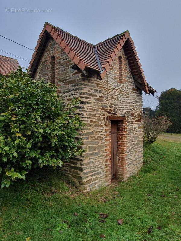 Maison à SAINT-YRIEIX-LA-PERCHE