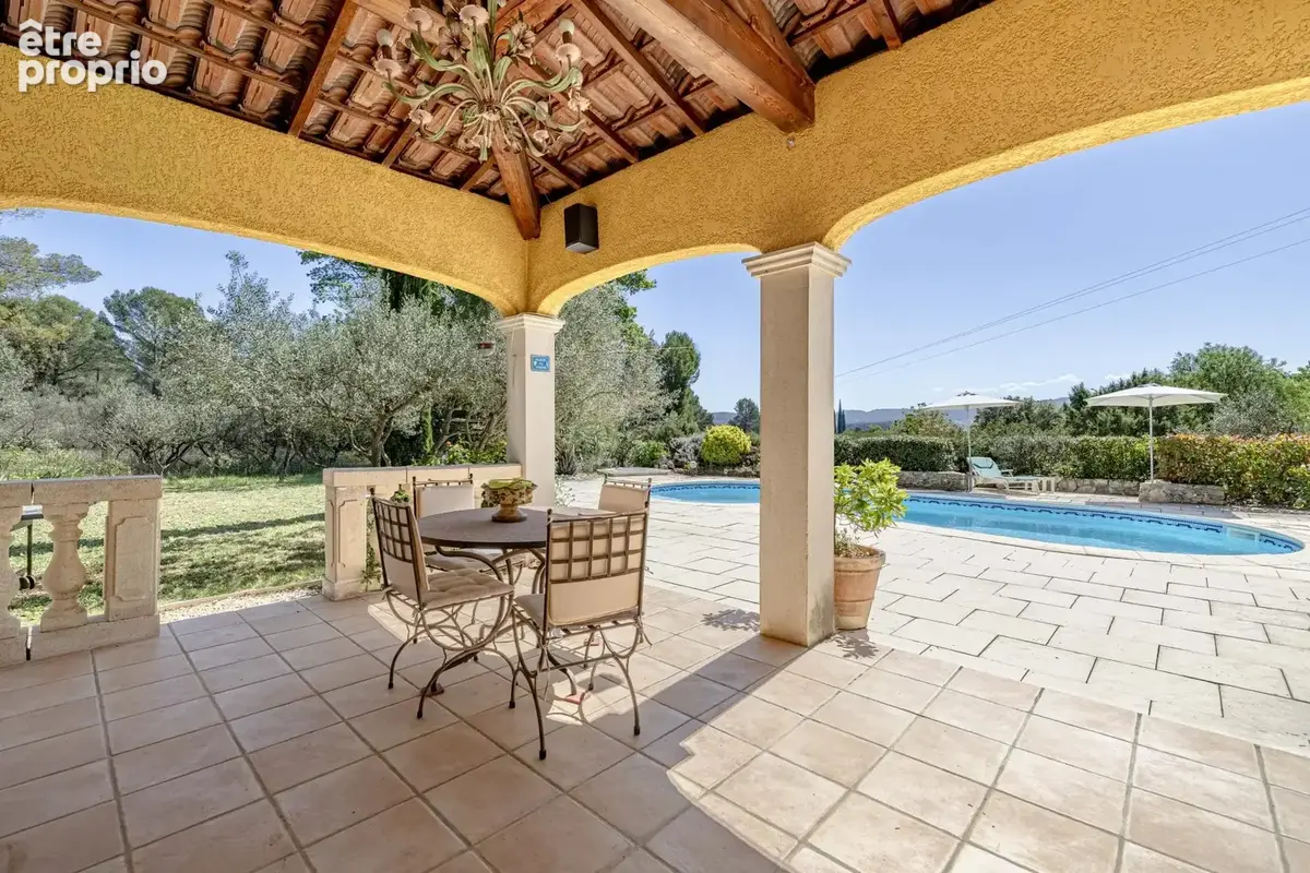 Dans l’arrière-pays varois, au cœur de la Provence Verte/MAISON PLEIN PIED/PISCINE/4200 m2 TERRAIN/ CALME/ SANS VIS A VIS/GARAGE - photo 2