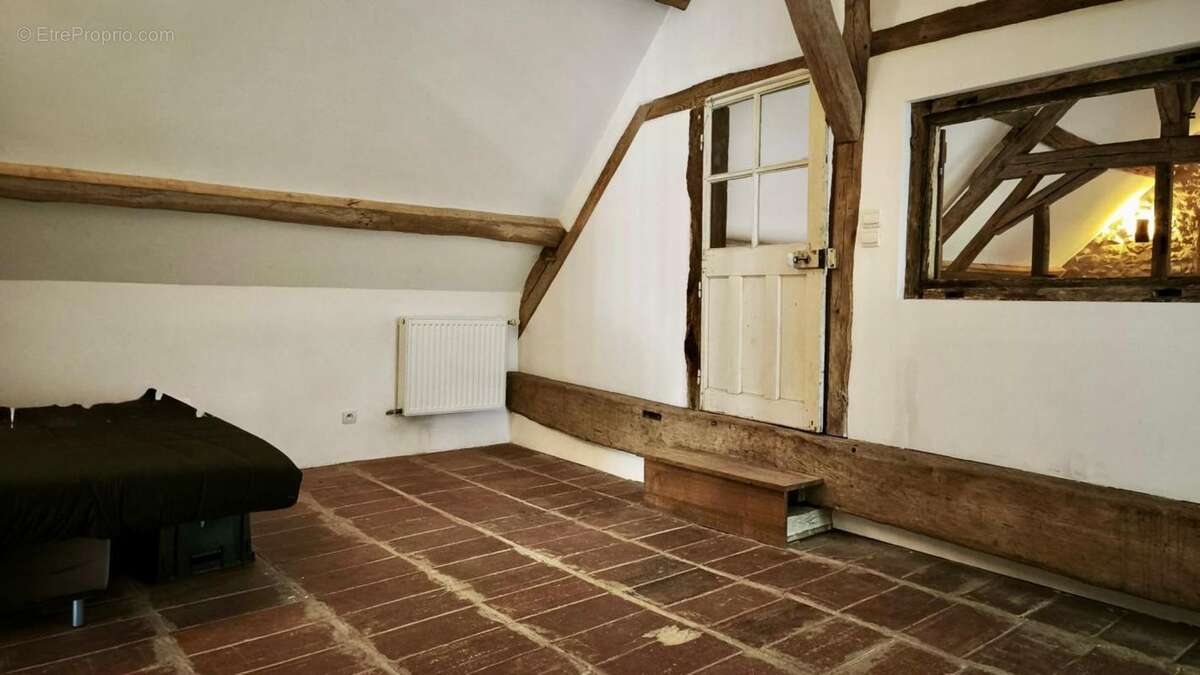 Maison à MOULINS-SUR-YEVRE