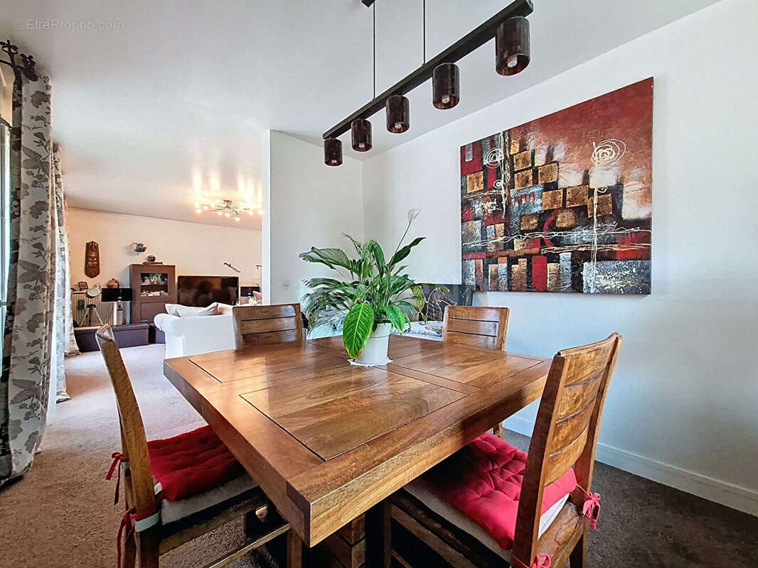 Appartement à LAMORLAYE