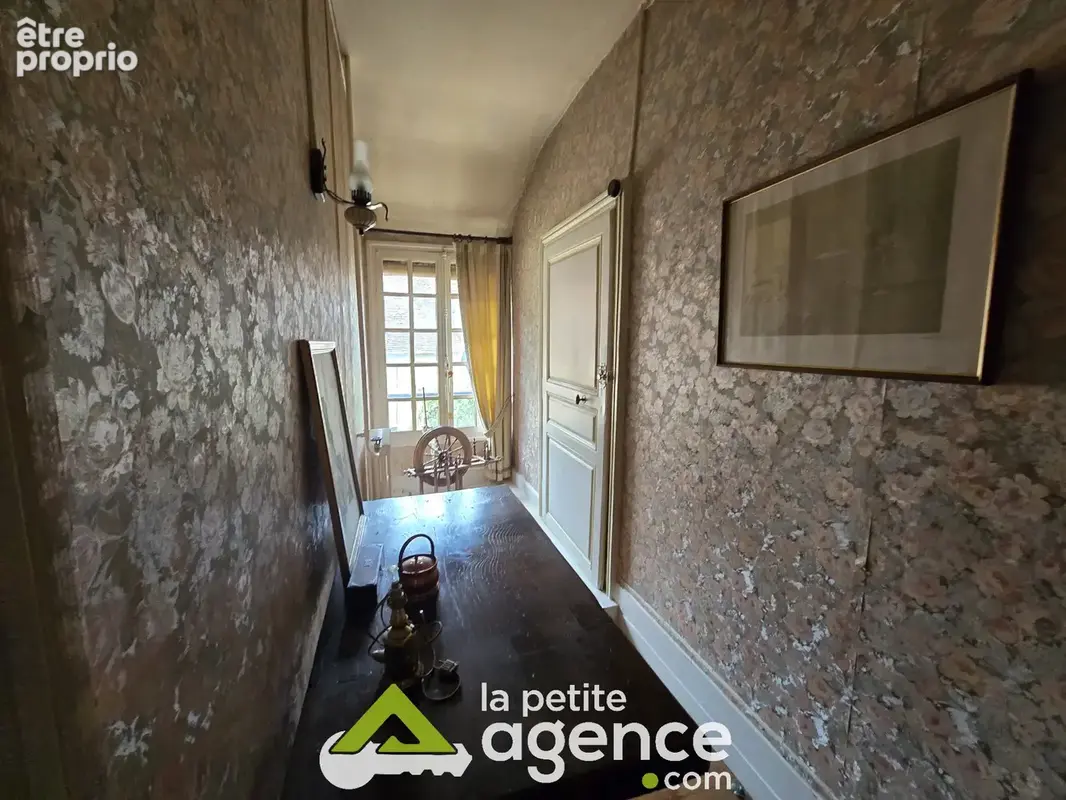 DUN SUR AURON : Charmante maison de ville édifiée sur 552 m2 de terrain fermé et ses dépendances. - photo 10