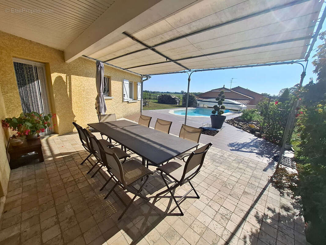 Maison à MONTREVEL-EN-BRESSE