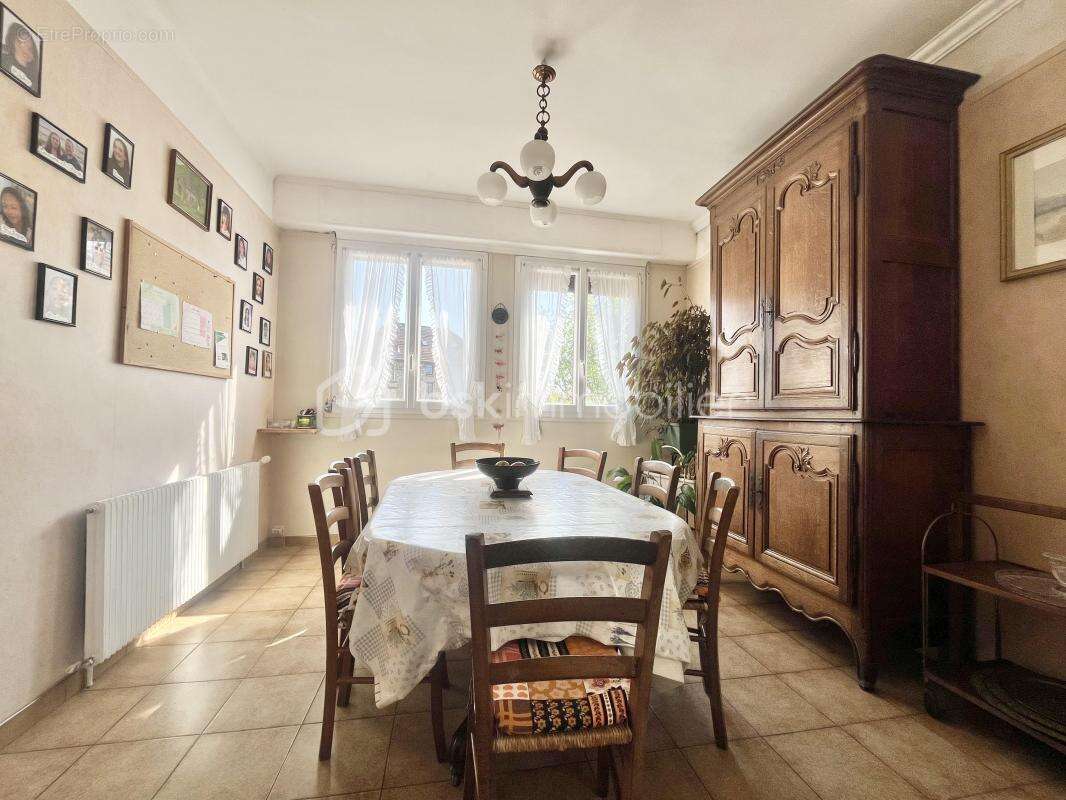 Maison familiale de 150m2 sur un terrain de 930m2 - photo 2