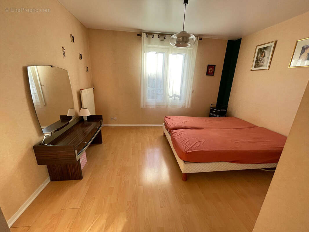 Appartement à LE PLESSIS-TREVISE