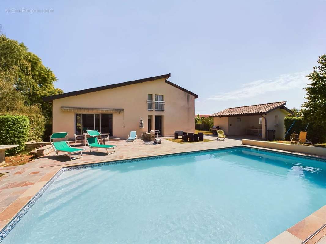 Maison à LAROQUE-TIMBAUT