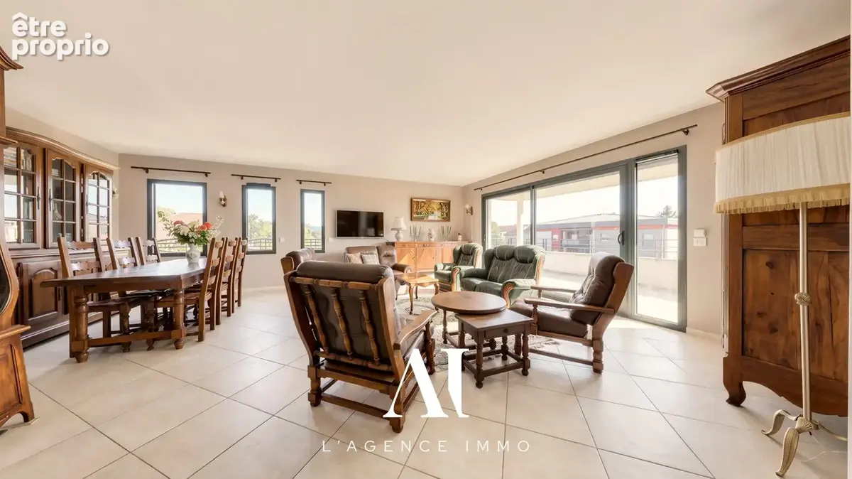 Appartement 5 pièces 155 m² à vendre à Saint-Genis-Pouilly (01630) - photo 9