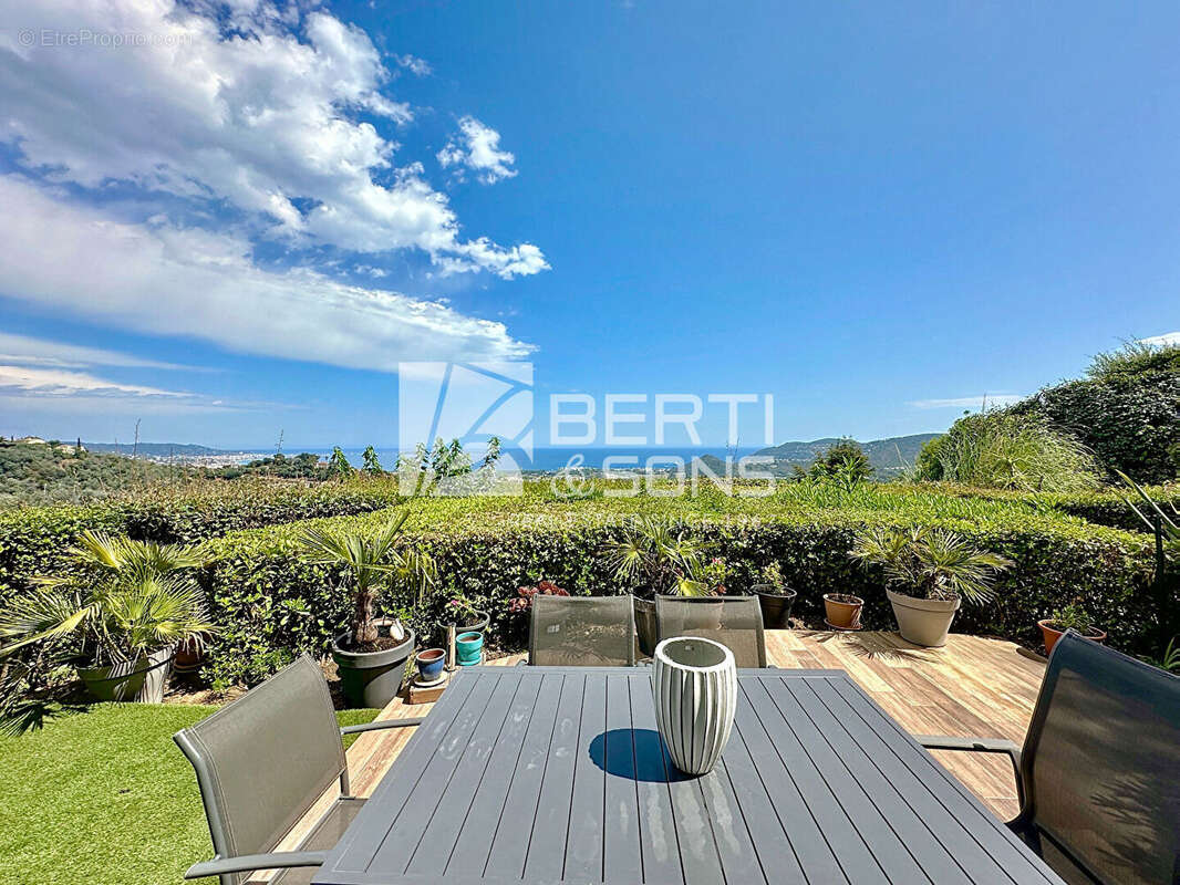 Appartement à MANDELIEU-LA-NAPOULE