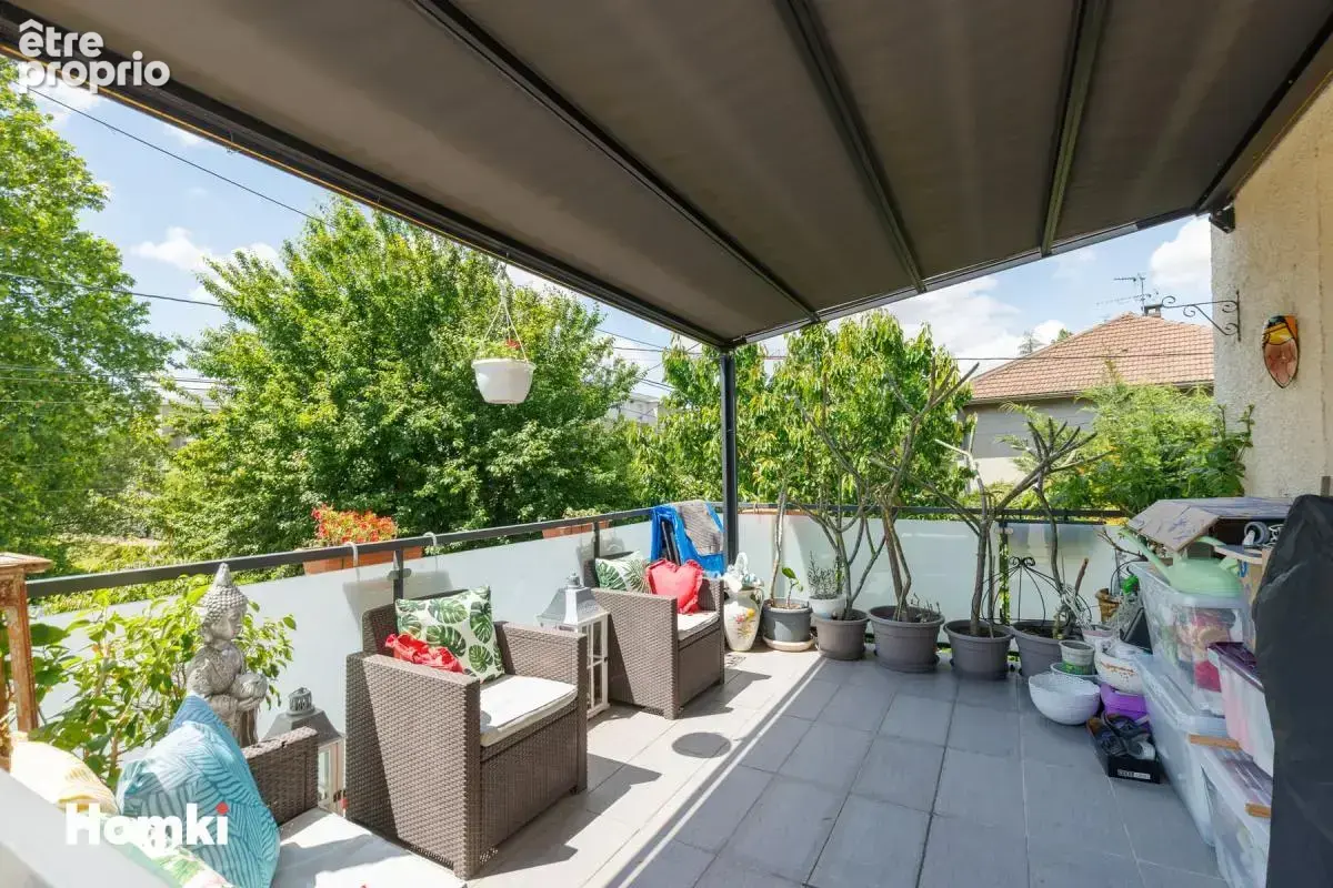 Appartement T5 de 108 m² à Saint-Symphorien-d'Ozon 69360, Avenue Robert Schumann avec jardin privatif et piscine - photo 14