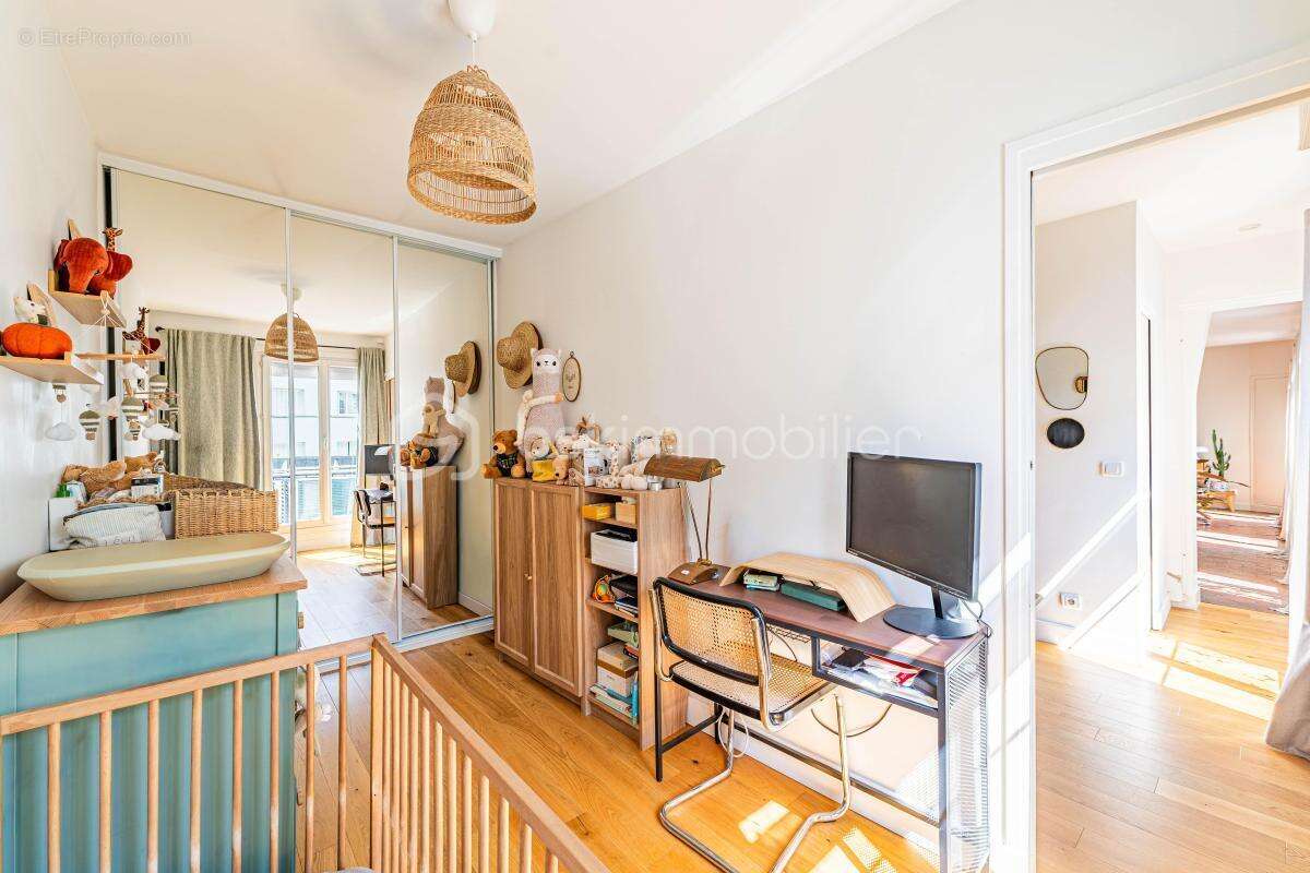 Appartement à PARIS-10E