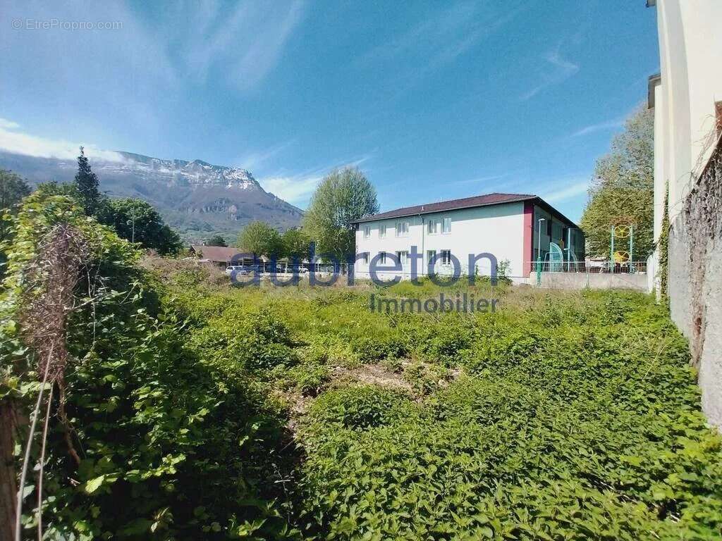 Terrain à LE PONT-DE-CLAIX