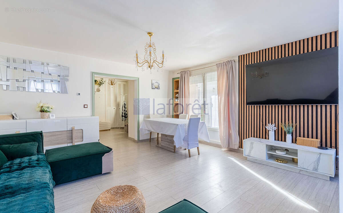 Maison à SAULX-LES-CHARTREUX