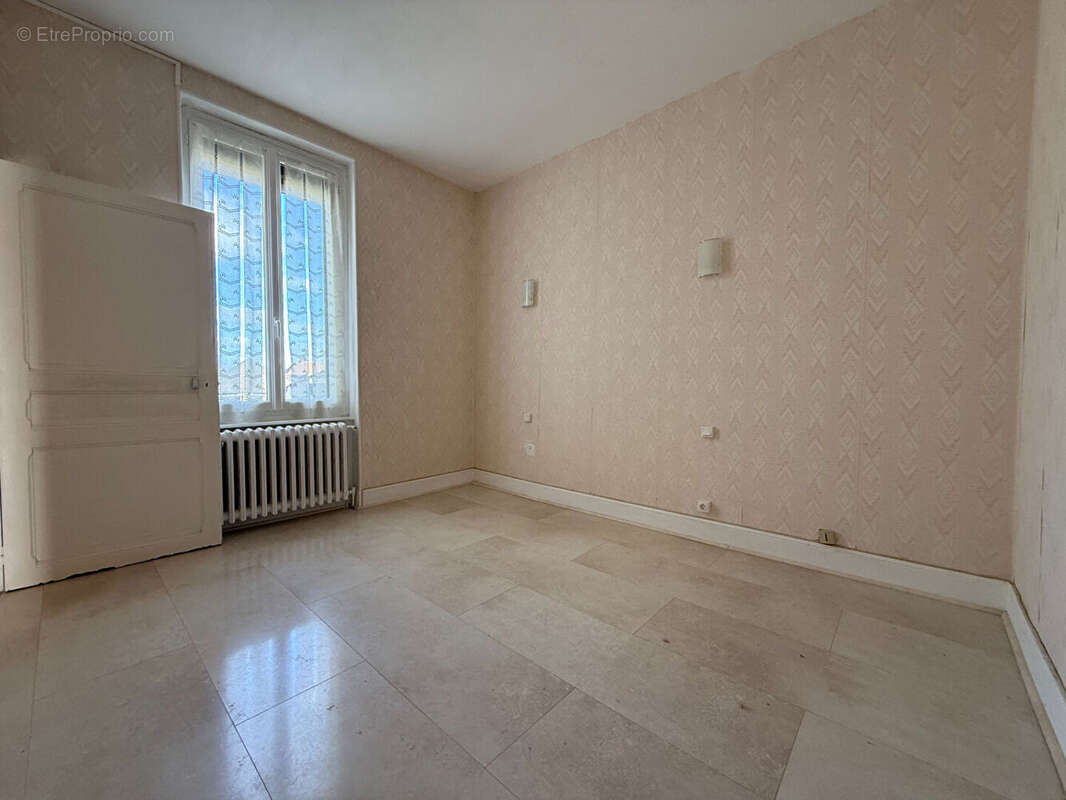 Maison à COMMENTRY