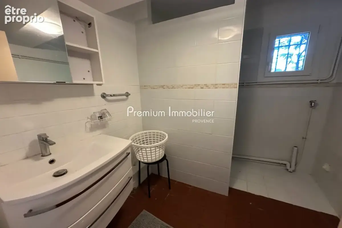 Maison 360 m² à Eguilles  - photo 7