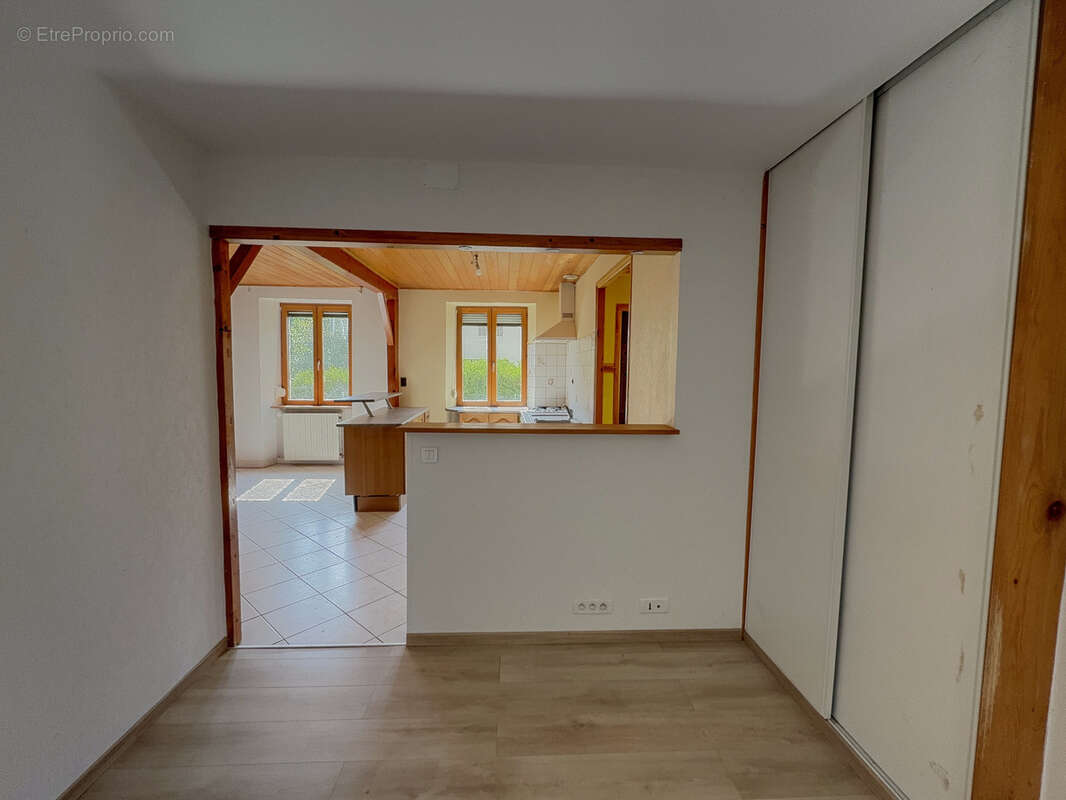 Appartement à PONT-DE-ROIDE