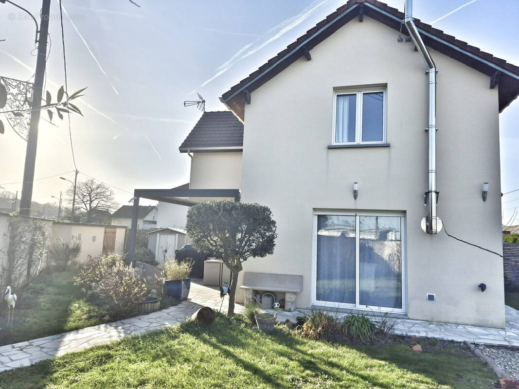 Maison à MERY-SUR-OISE