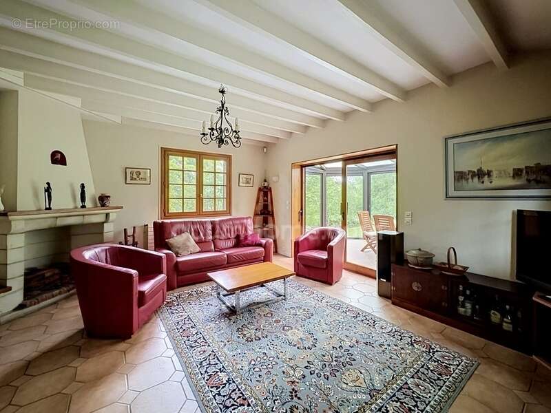 Maison à NESLES-LA-VALLEE