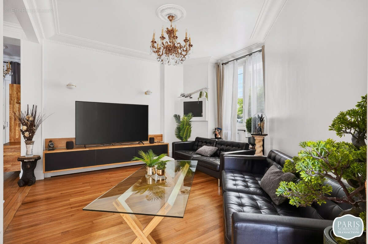 Appartement à NEUILLY-SUR-SEINE
