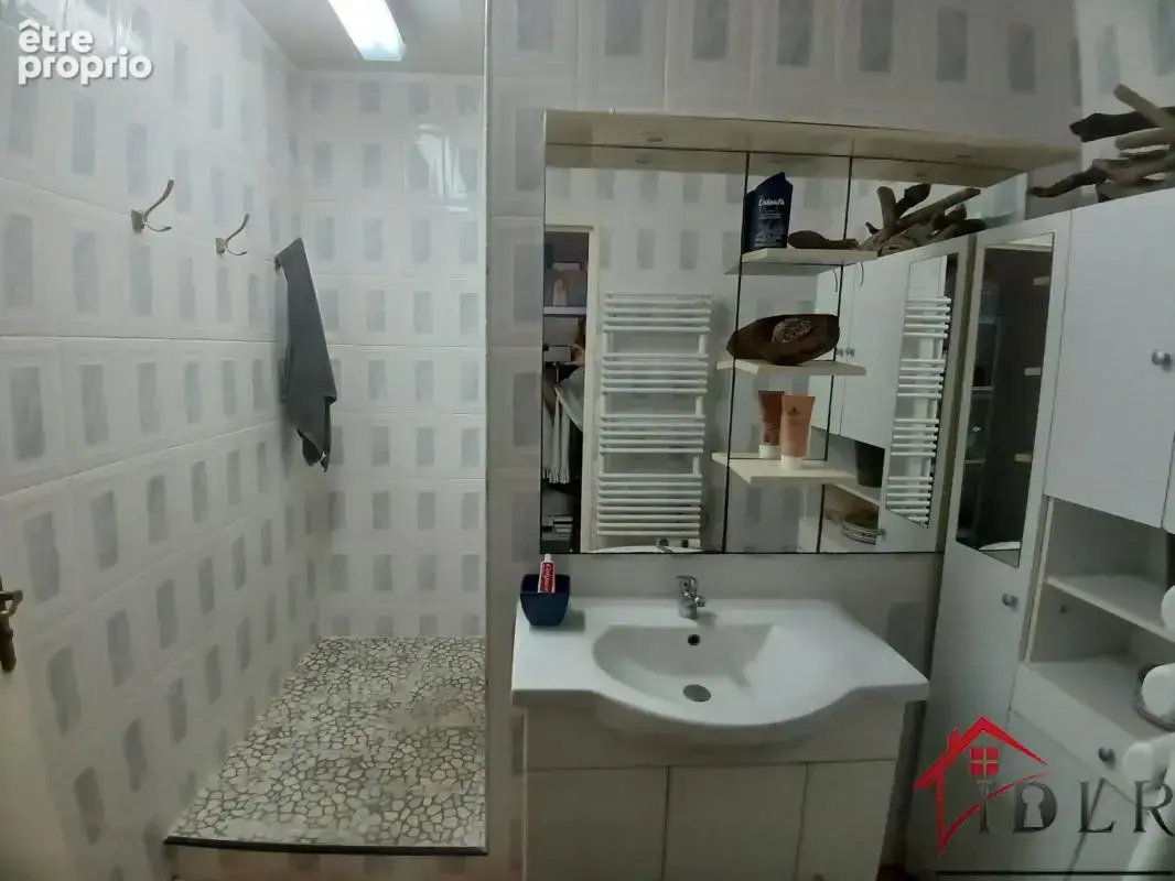 Ensemble immobilier de 269 m2 sur 800 m2 de terrain à Dos d' - photo 6
