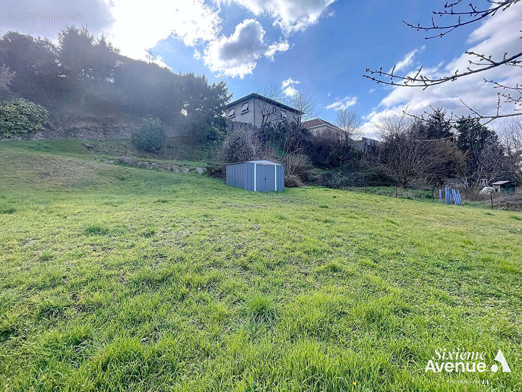 Terrain à SAINT-SYMPHORIEN-D&#039;OZON