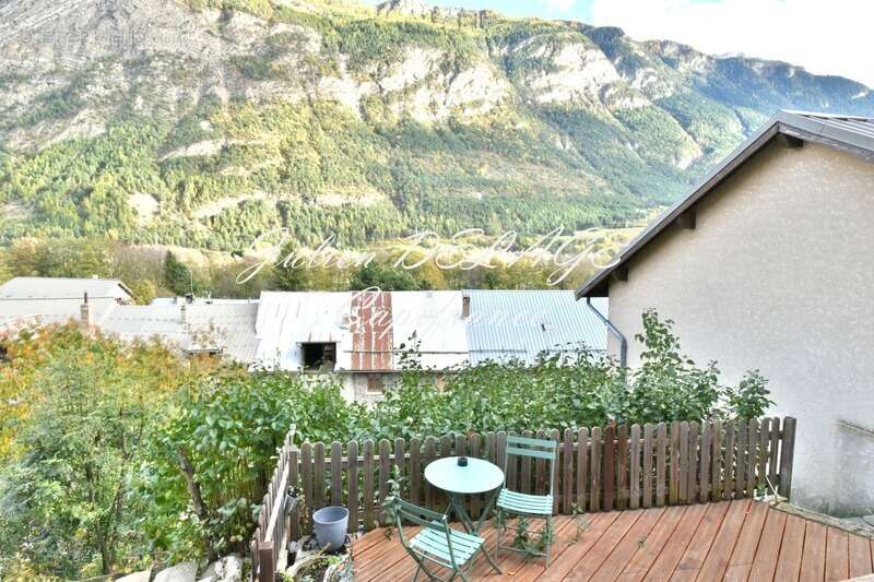 Appartement à SAINT-CLEMENT-SUR-DURANCE