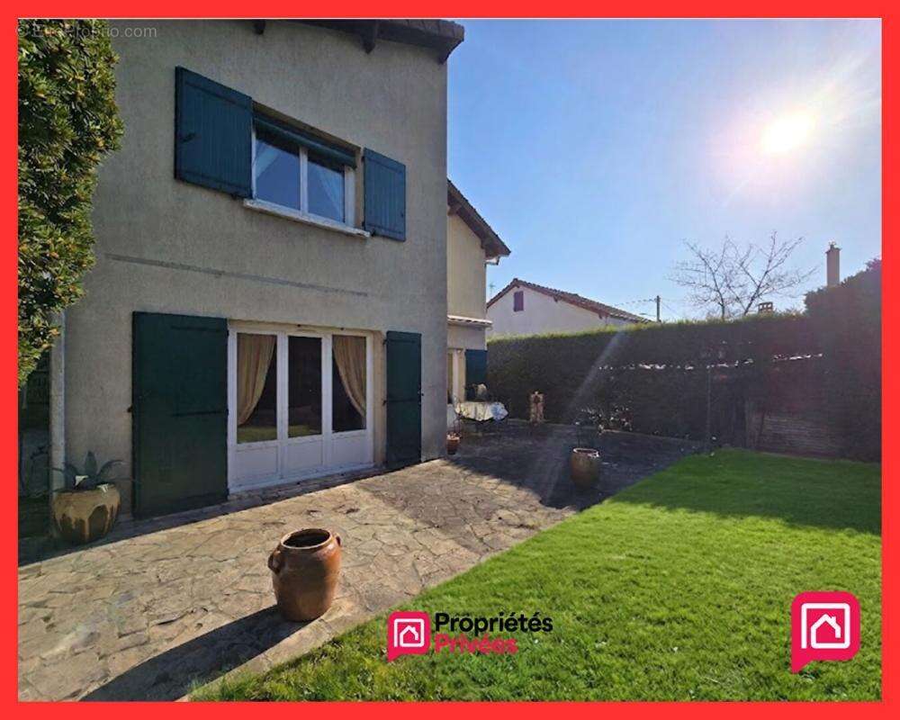 93190 LIVRY-GARGAN - Maison 6 pieces 138.67 m² - 4 chambres - 1 Bureau - Jardin - Double Garage - photo 3