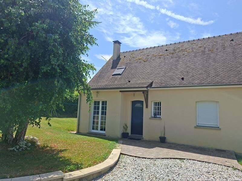 Maison à LE MELE-SUR-SARTHE